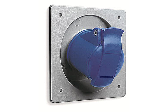 2CMA193218R1000 2P+E Panel Mounted Socket Outlet, Unified Flange, Angled. Replaces Part# 216RAU6. Comparable part no. GW62205H, 413-6f8, F31S233, 1217, 510306, 412.1663, 488126, PE 1663 PI, UIS216-6S