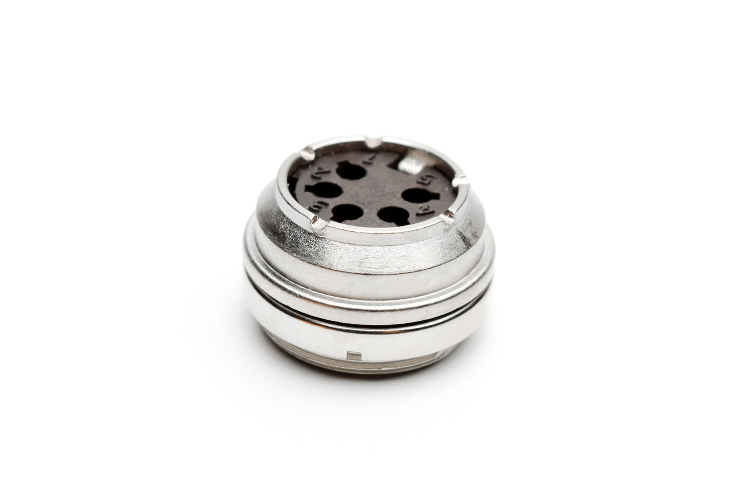 C091 11G005 000 2 Rear mounting female metal Connectors with O-ring seal and ring nut mount (hex nut available upon request). Complete EMI shielding in the fully mated and locked position (EMI security). Contacts sold separately.