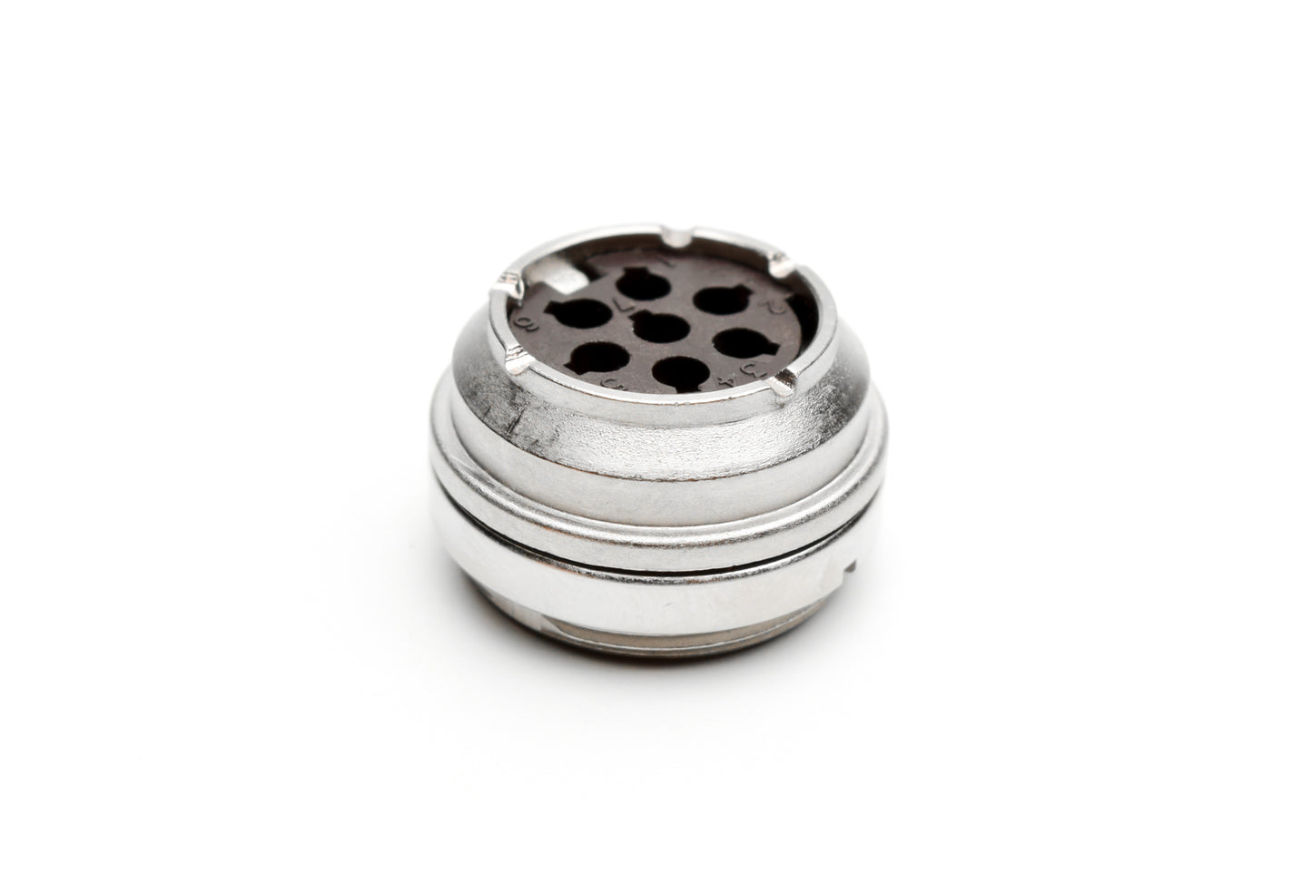 C091 11G007 000 2 Rear mounting female metal Connectors with O-ring seal and ring nut mount (hex nut available upon request). Complete EMI shielding in the fully mated and locked position (EMI security). Contacts sold separately.