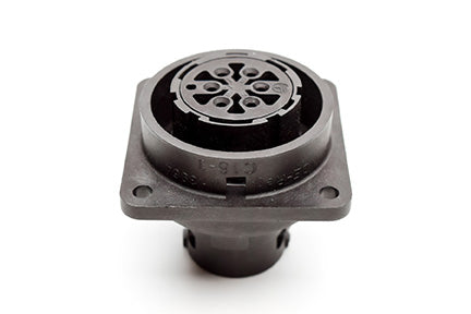 C016 20G005 100 2 5+PE Female receptacle with mounted gasket. Mounting hole Ø43.2. Suitable sealing for fixing screws must be provided. Contacts included.